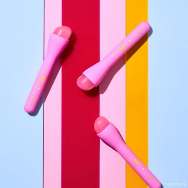 ESSENCE Superman Brocha Para Rubor De Silicona