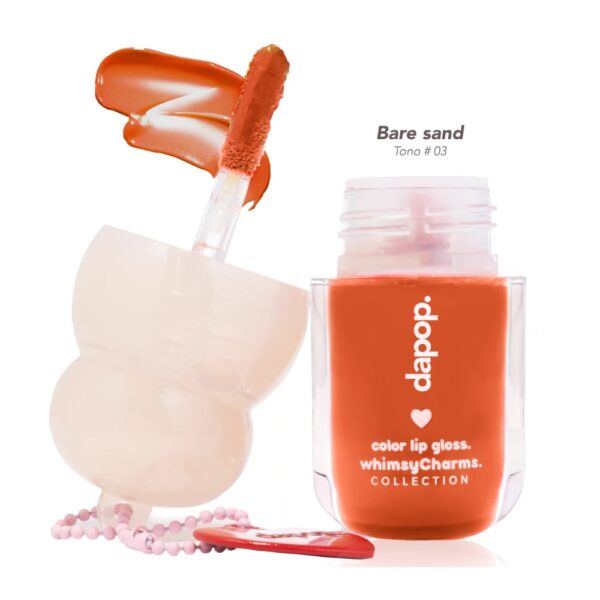 DAPOP Whismsy Charms Gloss con color Bare Sand
